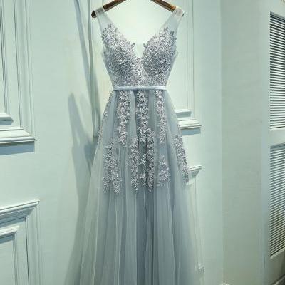 Chic A-Line V-Neck Sleeveless Long Tulle Prom/Evening Dress with Appliques